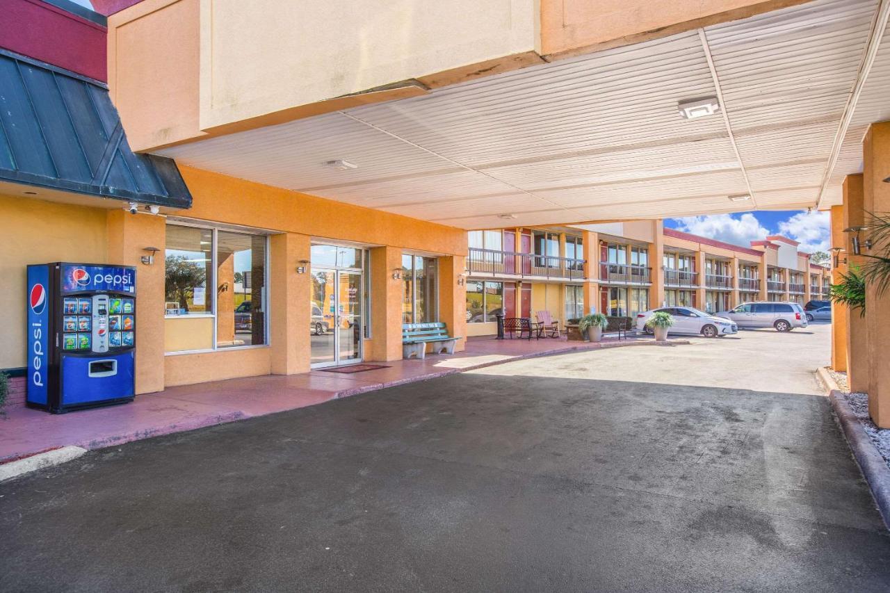 Econo Lodge Choice Hotels I 95 Savannah Gateway 24 Hour Fitness Center On Site Guest Laundry On Site Perkins Restaurant Georgetown Exterior photo