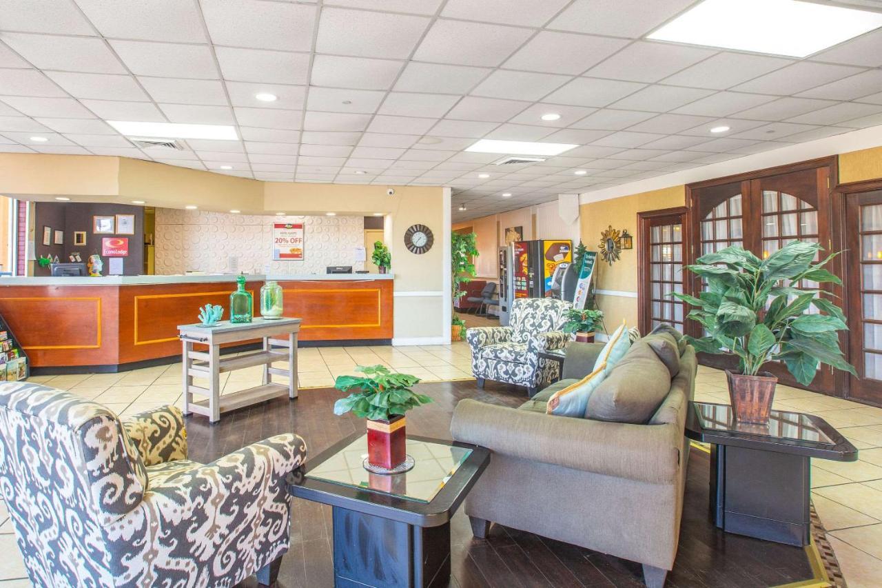 Econo Lodge Choice Hotels I 95 Savannah Gateway 24 Hour Fitness Center On Site Guest Laundry On Site Perkins Restaurant Georgetown Exterior photo
