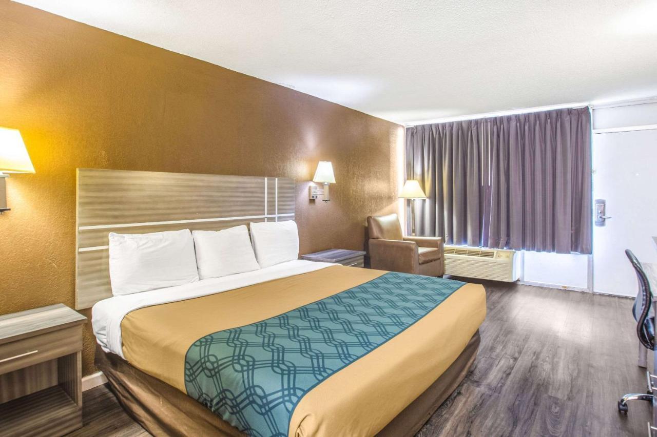 Econo Lodge Choice Hotels I 95 Savannah Gateway 24 Hour Fitness Center On Site Guest Laundry On Site Perkins Restaurant Georgetown Exterior photo