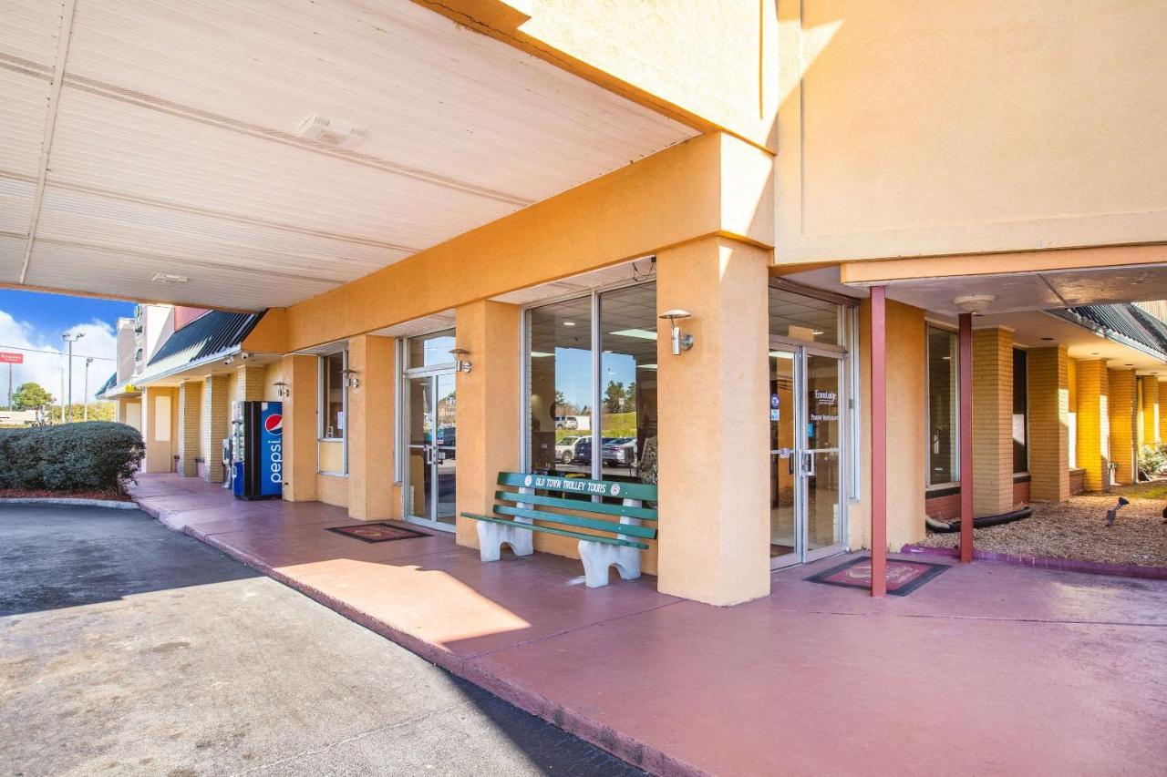Econo Lodge Choice Hotels I 95 Savannah Gateway 24 Hour Fitness Center On Site Guest Laundry On Site Perkins Restaurant Georgetown Exterior photo