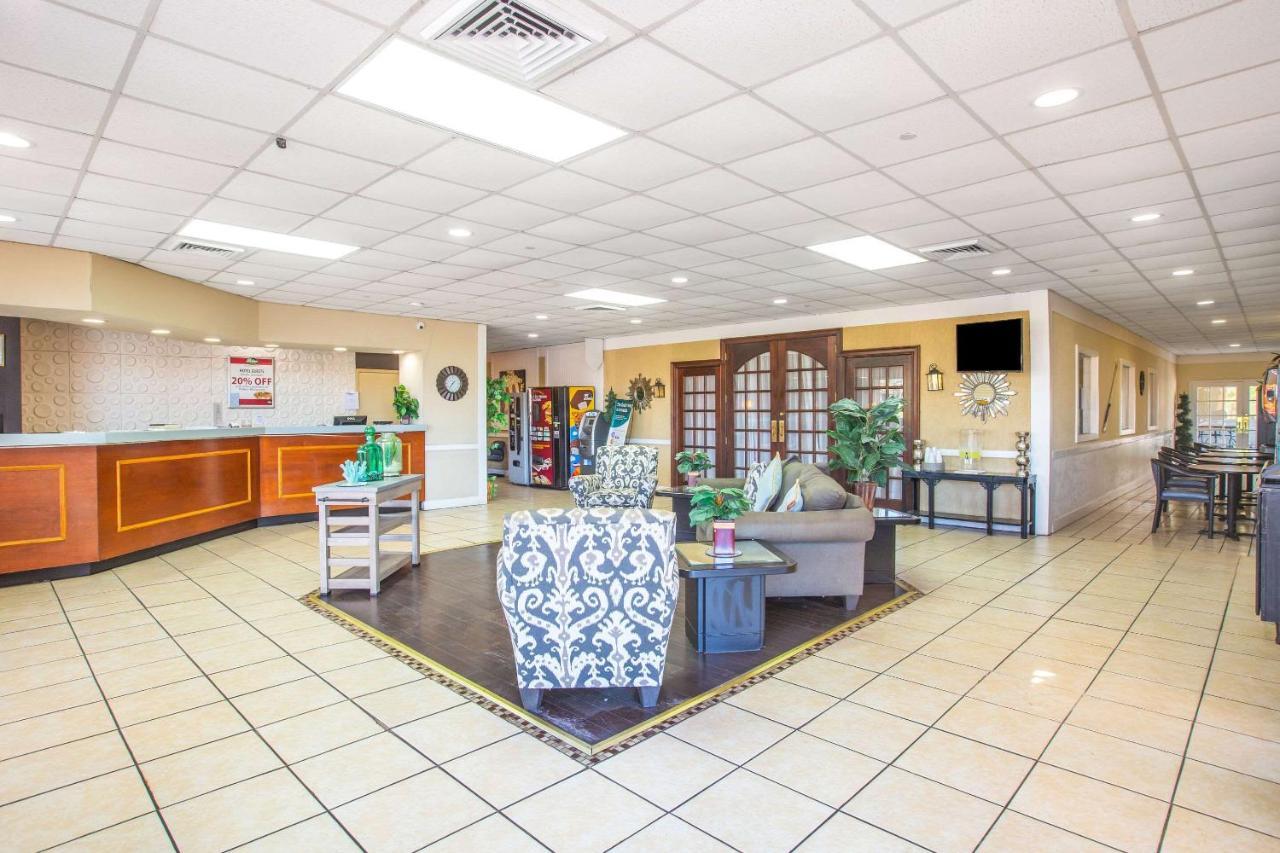 Econo Lodge Choice Hotels I 95 Savannah Gateway 24 Hour Fitness Center On Site Guest Laundry On Site Perkins Restaurant Georgetown Exterior photo