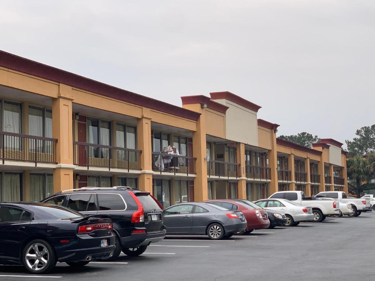 Econo Lodge Choice Hotels I 95 Savannah Gateway 24 Hour Fitness Center On Site Guest Laundry On Site Perkins Restaurant Georgetown Exterior photo