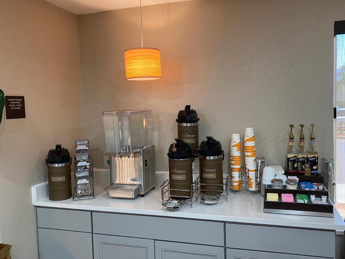 Econo Lodge Choice Hotels I 95 Savannah Gateway 24 Hour Fitness Center On Site Guest Laundry On Site Perkins Restaurant Georgetown Exterior photo